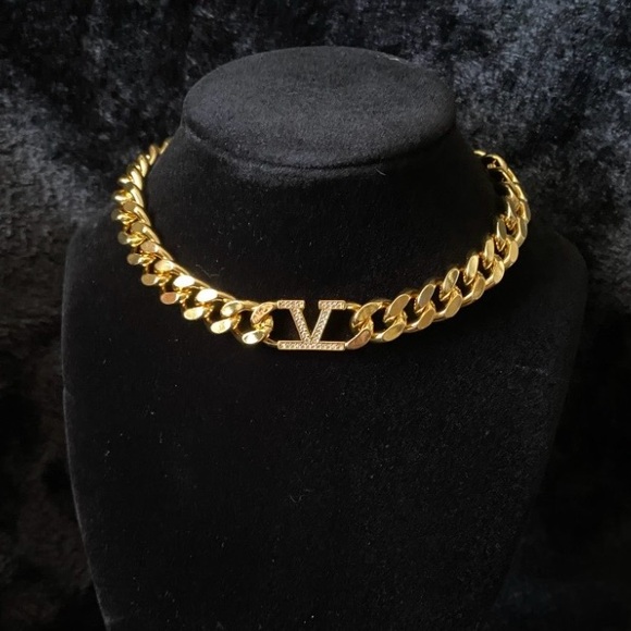 Fashion Jewelry Jewelry - Luxury Gold Valentino Crystal V Necklace
